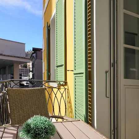 Music 2 - Light And Shadows 3 - Estival 4 - Blues 5 Apartament *