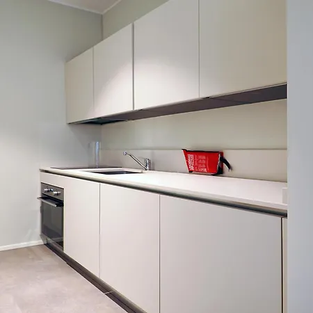 Music 2 - Light And Shadows 3 - Estival 4 - Blues 5 Appartamento *