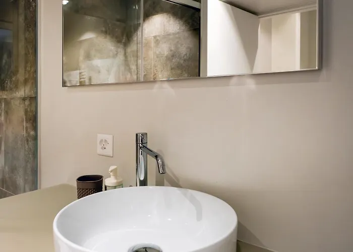 Music 2 - Light And Shadows 3 - Estival 4 - Blues 5