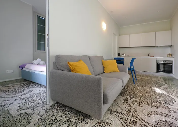 Apartament Music 2 - Light And Shadows 3 - Estival 4 - Blues 5 Muralto