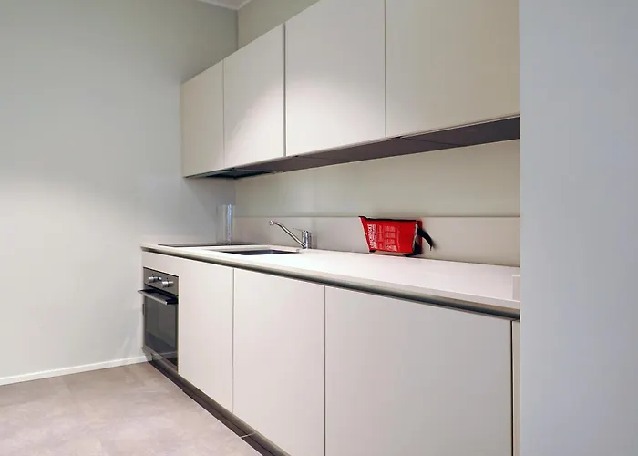 Music 2 - Light And Shadows 3 - Estival 4 - Blues 5 Appartamento *