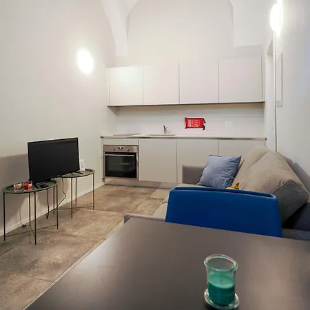 Music 2 - Light And Shadows 3 - Estival 4 - Blues 5 Lägenhet