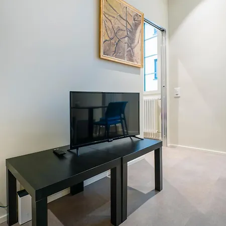 Lägenhet Music 2 - Light And Shadows 3 - Estival 4 - Blues 5 *